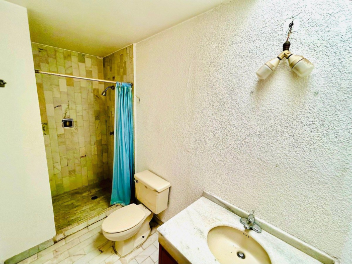 casa en venta para remodelar en lomas de las palmas