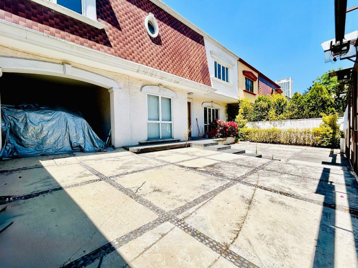 casa en venta para remodelar en lomas de las palmas