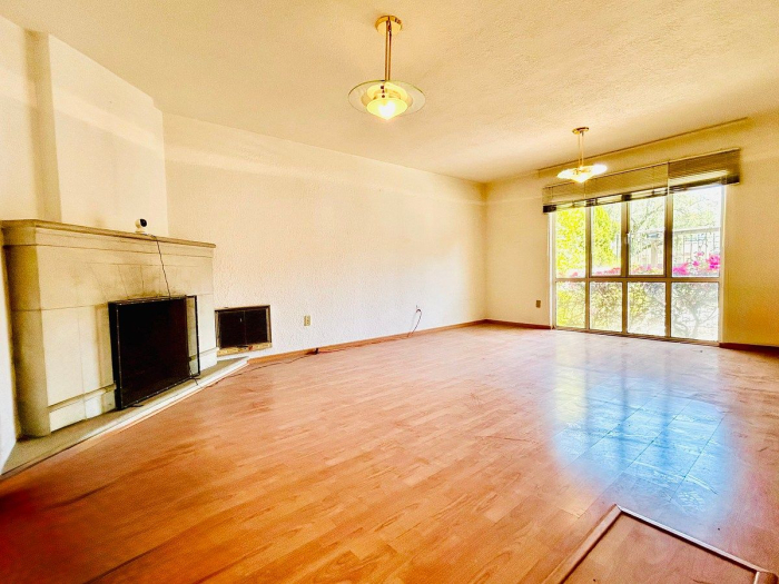 casa en venta para remodelar en lomas de las palmas
