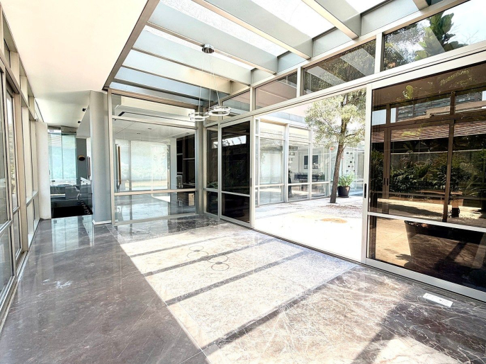 lujosa casa en venta en bosques de santa fe