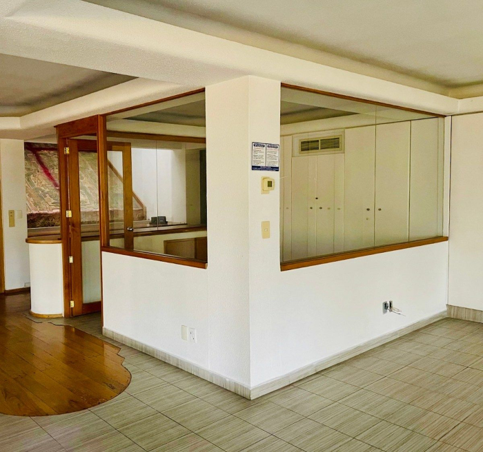 se renta oficina en condominio en jardines de la montaña
