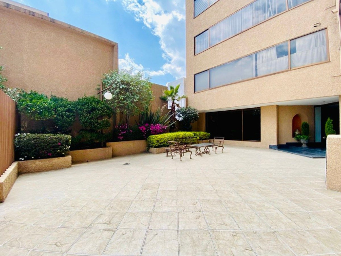 se renta oficina en condominio en jardines de la montaña