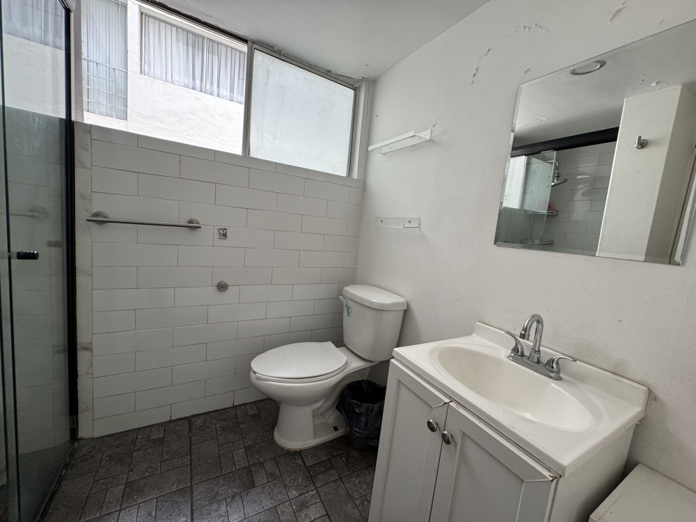 DEPARTAMENTO EN VENTA - CON TERRAZA PARA ACTUALIZAR - ENSENADA - HIP�?DROMO CONDESA 