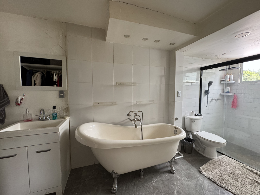DEPARTAMENTO EN VENTA - CON TERRAZA PARA ACTUALIZAR - ENSENADA - HIP�?DROMO CONDESA 