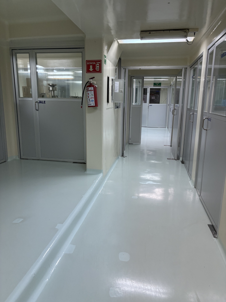 SE RENTA EDIFICIO CON PANELES SOLARES, PARA INDUSTRIA FARMACEUTICA EN IZTAPALAPA, CON MAQUINARIA Y EQUIPO (MEZCLADORA, BASTIDORA, ENCAPSULADORA) ,2 OFICINAS Y 5 CUBICULOS, 10 BA�?OS Y 7 REGADERAS. 