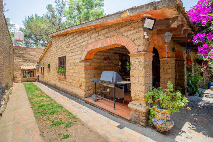 casa de 1 nivel en condominio con jardín y chimeneas – topilejo, tlalpan, cdmx