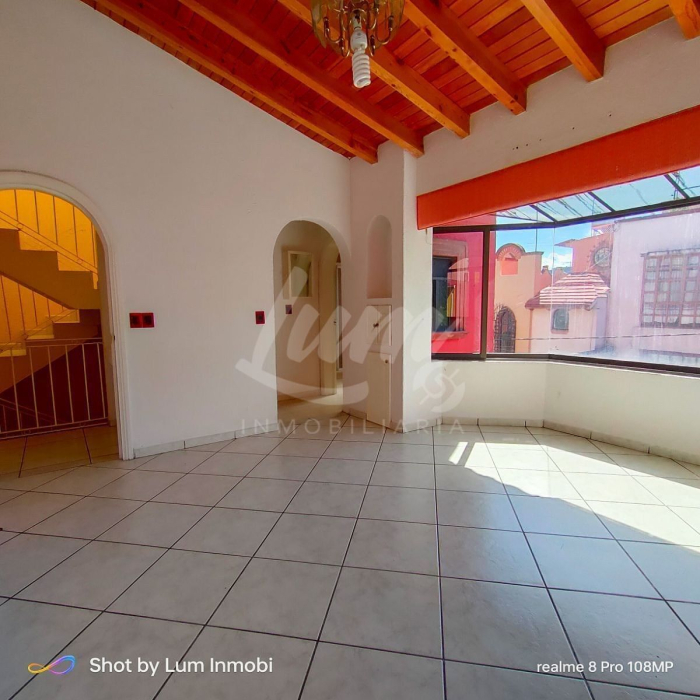 venta de casa en barrio 18, 3 niveles