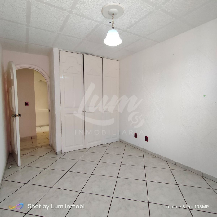venta de casa en barrio 18, 3 niveles