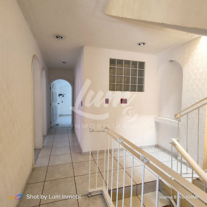 venta de casa en barrio 18, 3 niveles