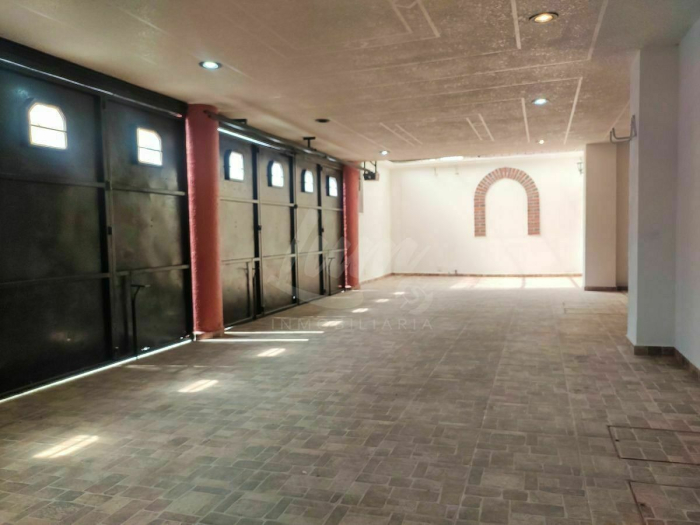 venta de casa en barrio 18, 3 niveles