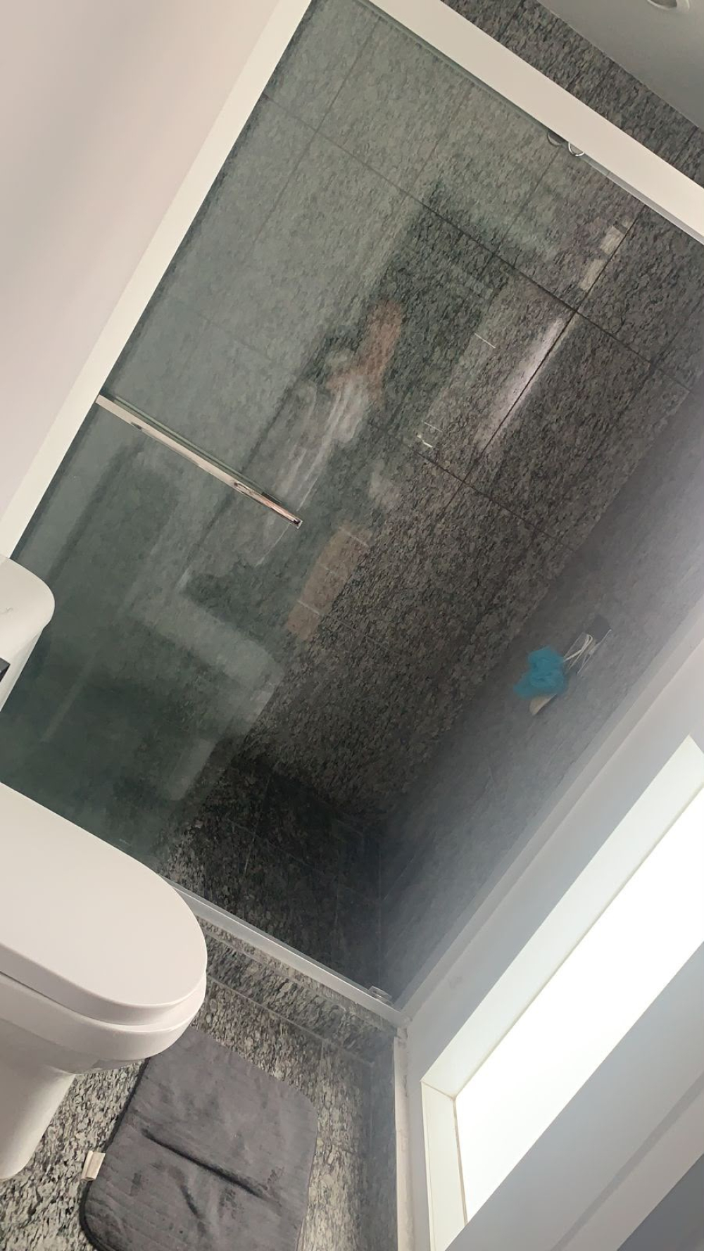 renta departamento en towers bosque real amueblado con un balcon pequeño