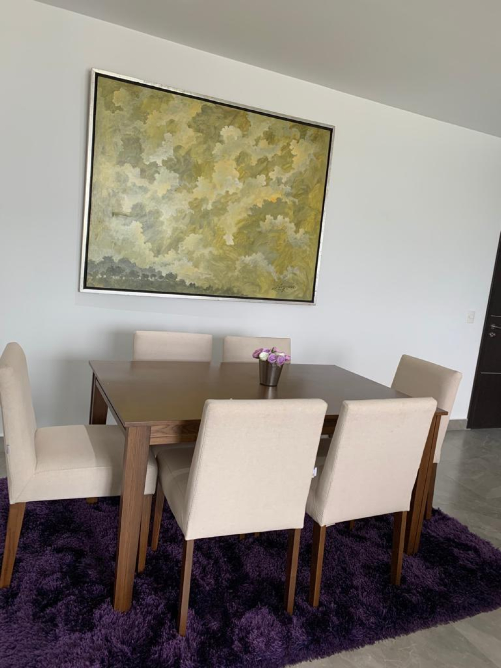 renta departamento en towers bosque real amueblado con un balcon pequeño