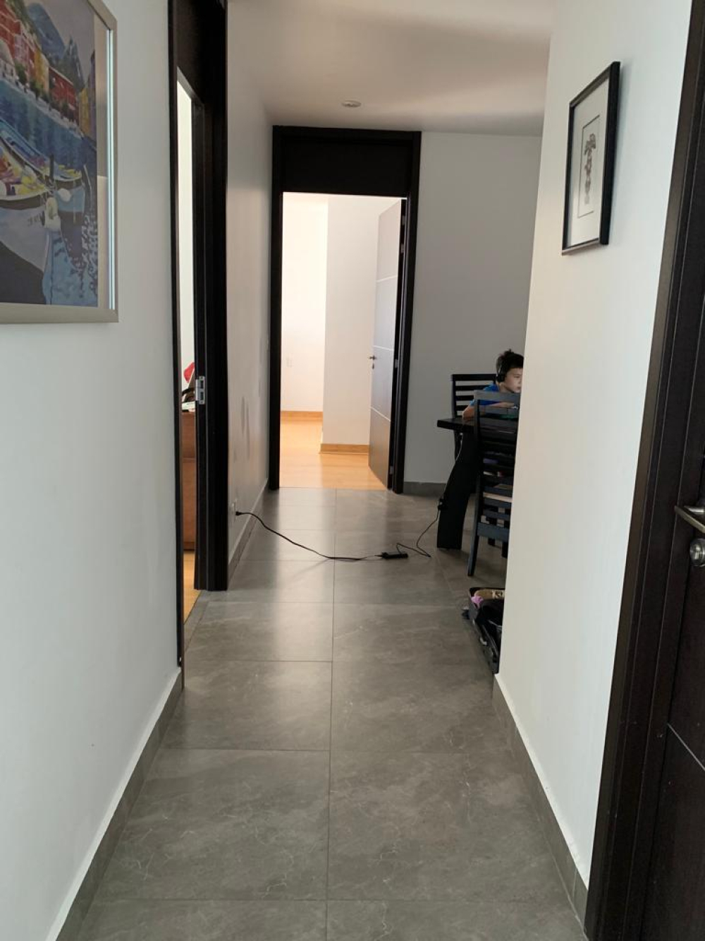 renta departamento en towers bosque real amueblado con un balcon pequeño