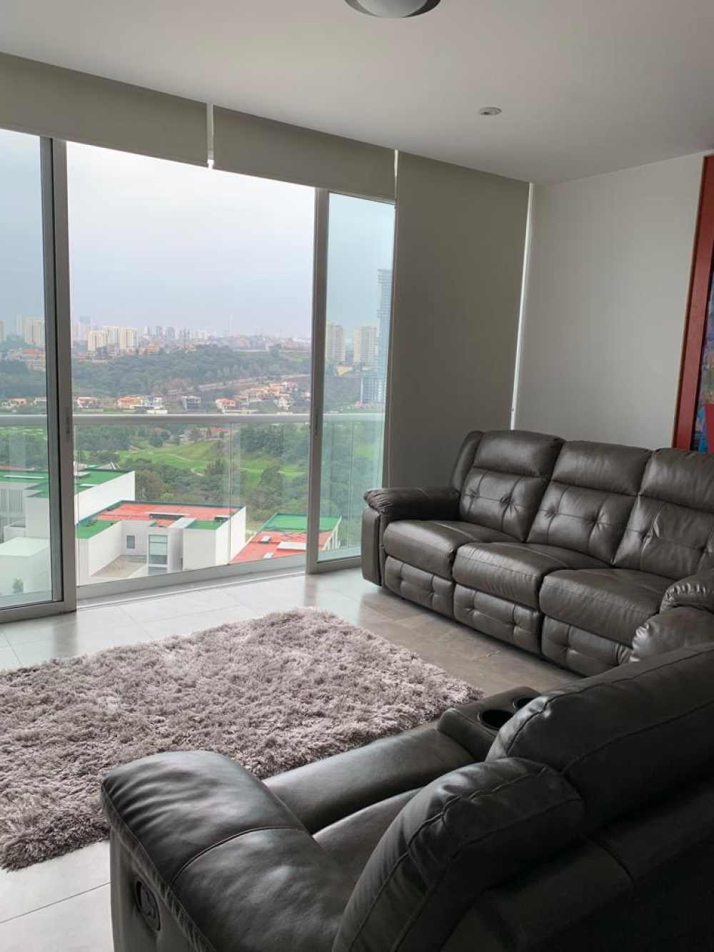 renta departamento en towers bosque real amueblado con un balcon pequeño