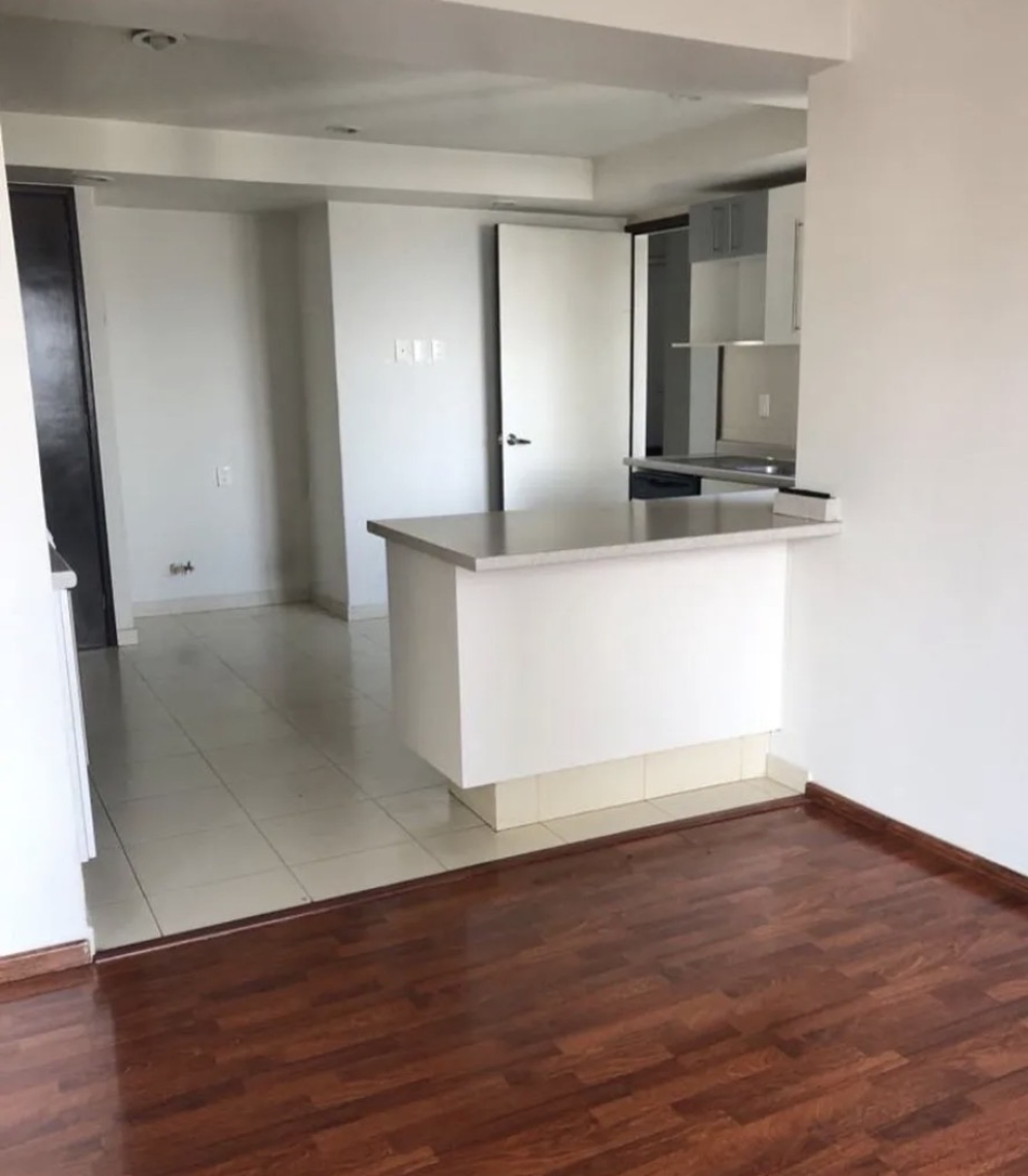 RENTA DEPARTAMENTO EN ISLA DE AGUA CON BALCON, INTERLOMAS CON EXCELENTES AMENIDADES