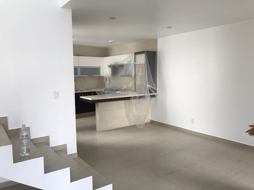 SE RENTA CASA EN CONDOMINIO CON TERRAZA, EN TLAPAN, SAN PEDRO MARTIR