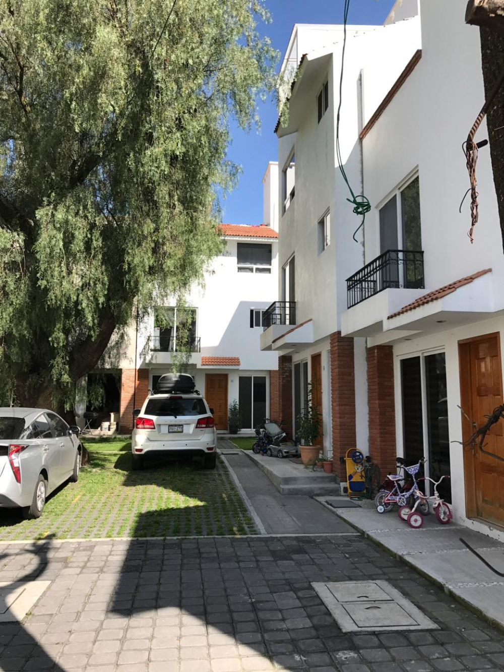 SE RENTA CASA EN CONDOMINIO CON TERRAZA, EN TLAPAN, SAN PEDRO MARTIR