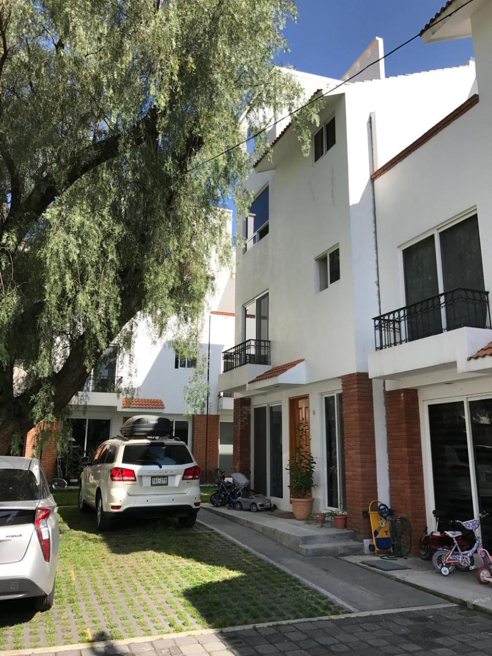 SE RENTA CASA EN CONDOMINIO CON TERRAZA, EN TLAPAN, SAN PEDRO MARTIR