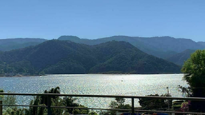 hermosa casa en privada en valle, vista al lago, a pasos del centro