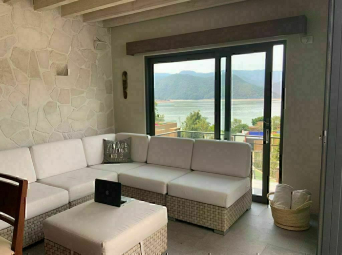 hermosa casa en privada en valle, vista al lago, a pasos del centro