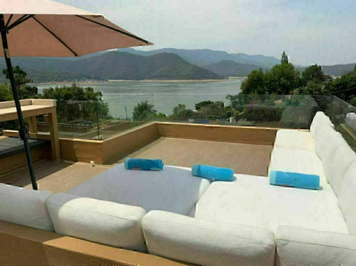 hermosa casa en privada en valle, vista al lago, a pasos del centro
