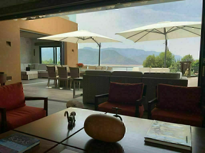 hermosa casa en privada en valle, vista al lago, a pasos del centro