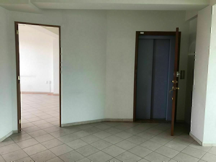 ** oportunidad única**  oficina, consultorios en el sur, muy bien ubicada
