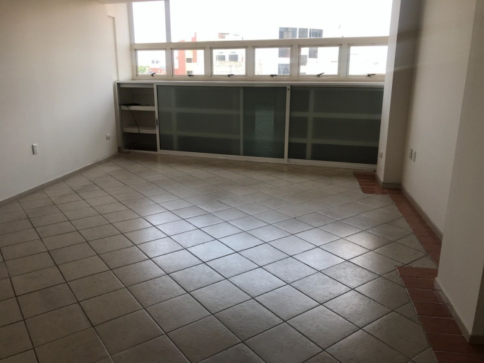 ** oportunidad única**  oficina, consultorios en el sur, muy bien ubicada