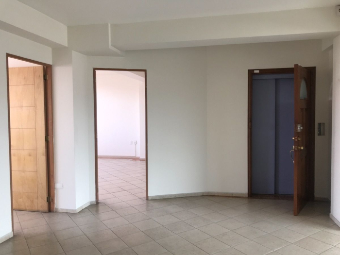 ** oportunidad única**  oficina, consultorios en el sur, muy bien ubicada