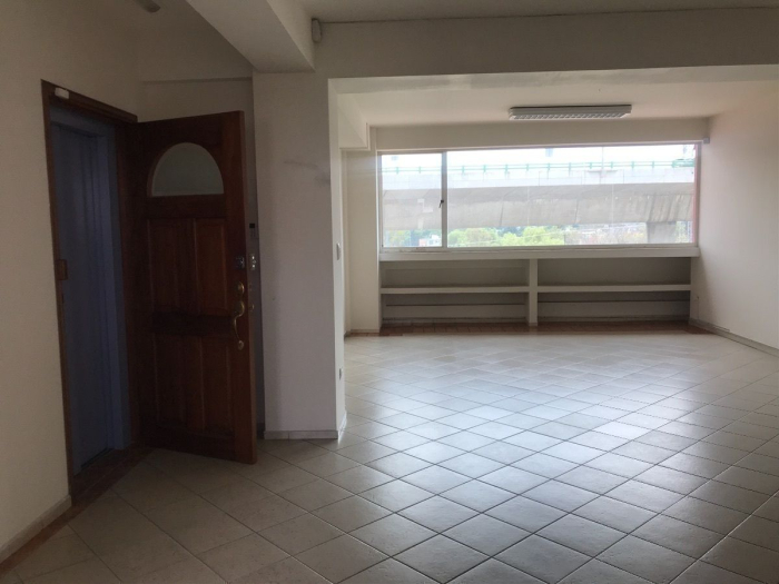 ** oportunidad única**  oficina, consultorios en el sur, muy bien ubicada
