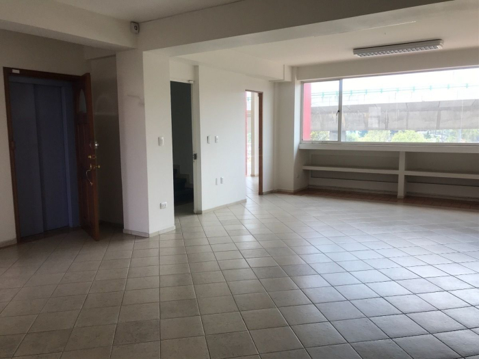 ** oportunidad única**  oficina, consultorios en el sur, muy bien ubicada