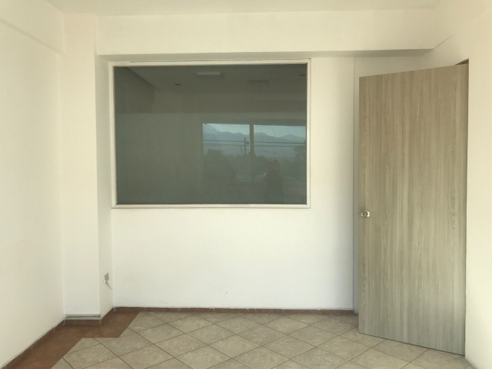 ** oportunidad única**  oficina, consultorios en el sur, muy bien ubicada