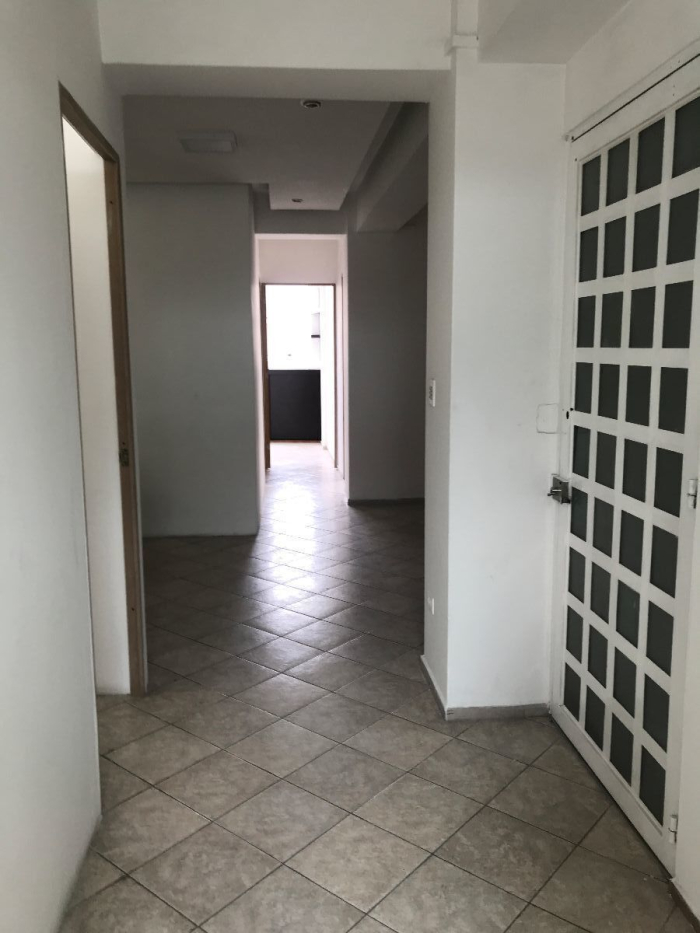* oportunidad * funcional oficina en el sur, muy bien ubicada.