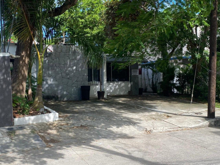 casa habilitada como oficinas en venta en supermanzana 3