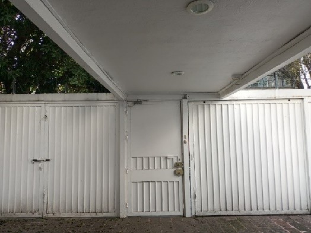 CASA CON USO DE SUELO EN LA COLONIA ANZURES