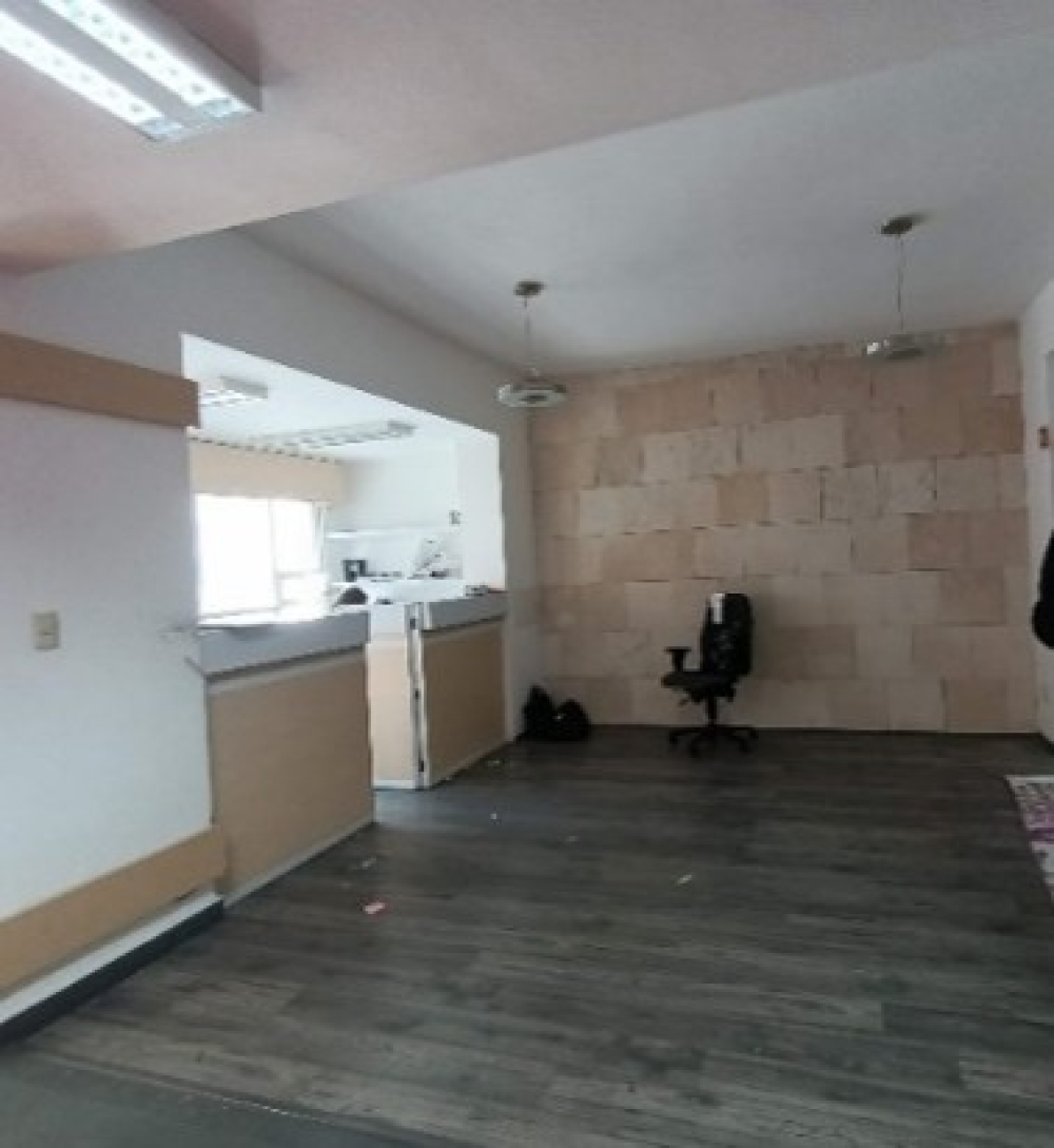 CASA CON USO DE SUELO EN LA COLONIA ANZURES