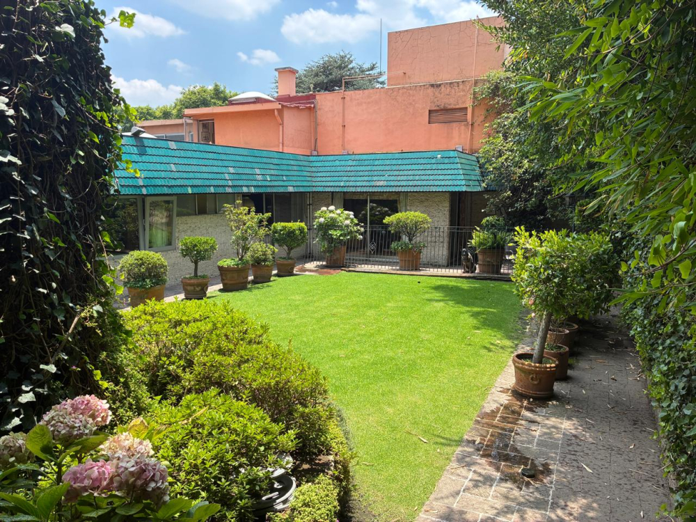 Casa En Venta En Lomas Hipódromo