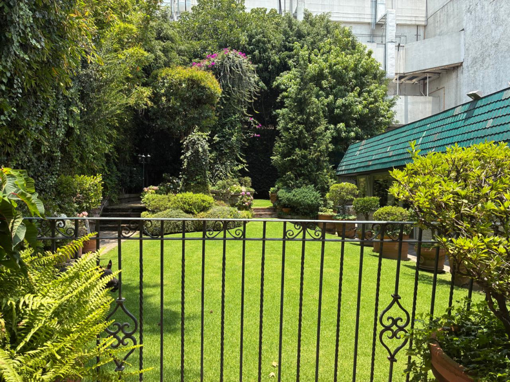 Casa En Venta En Lomas Hipódromo