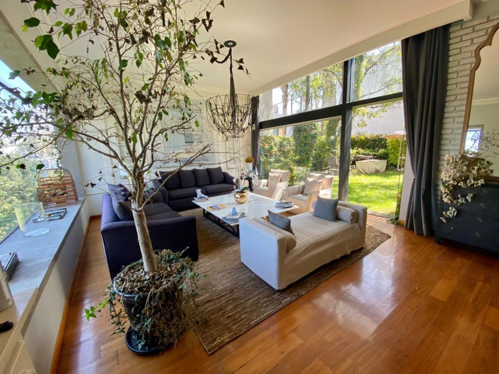 Casa En Venta En Lomas De Bezares