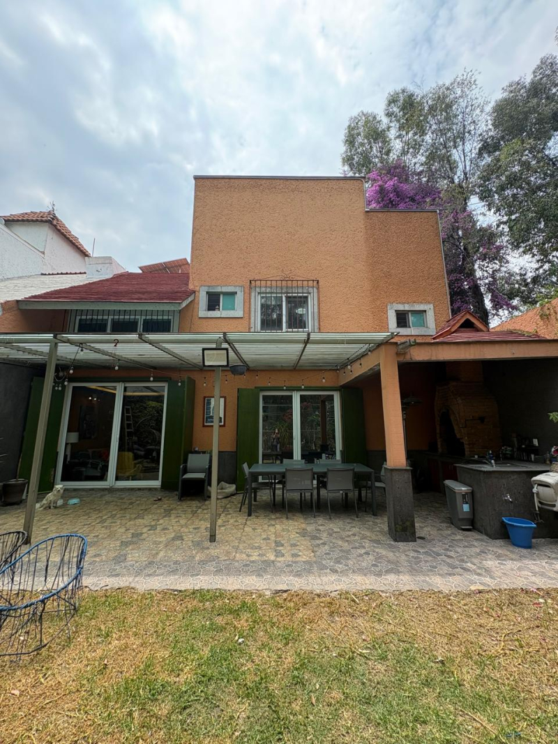 se vende casa en circuito ingenieros ciudad satélite, naucalpan, edo de méxico.