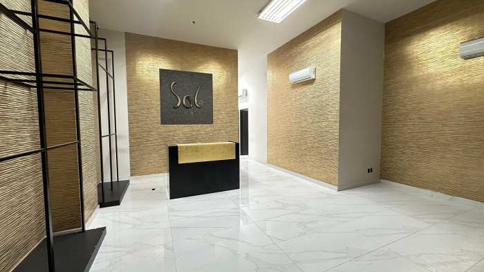 Local comercial u oficinas en centro comercial.  Renta $55,000MN