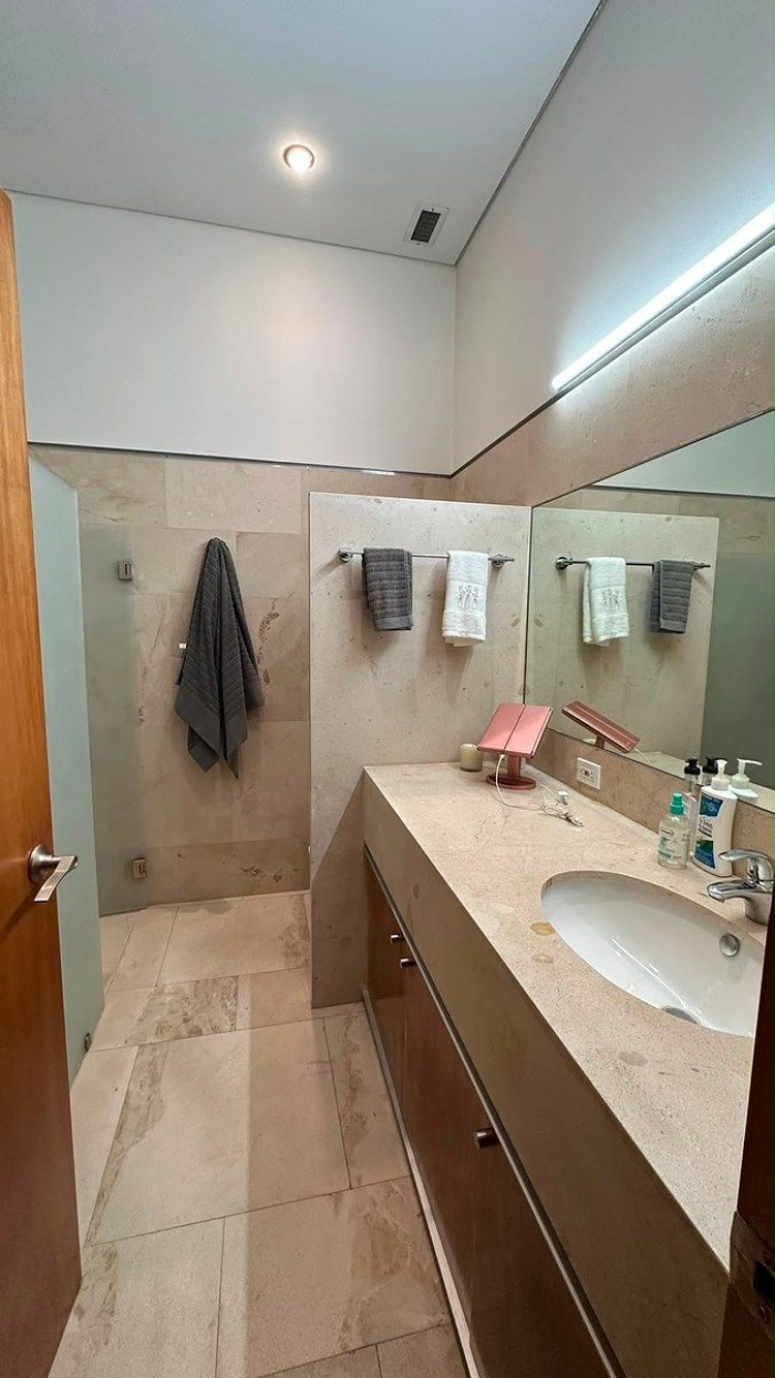 DEPARTAMENTO EN VENTA EN LOMAS DE BEZARES U$1´300,000.