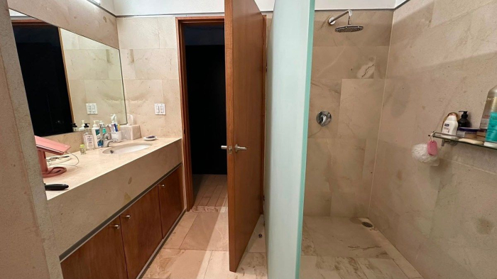 DEPARTAMENTO EN VENTA EN LOMAS DE BEZARES U$1´300,000.