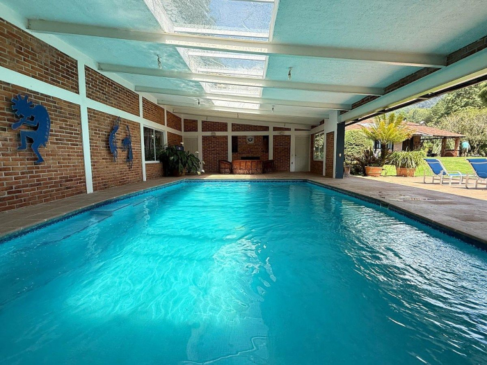 casa en renta con bosque, jardin y lago propio