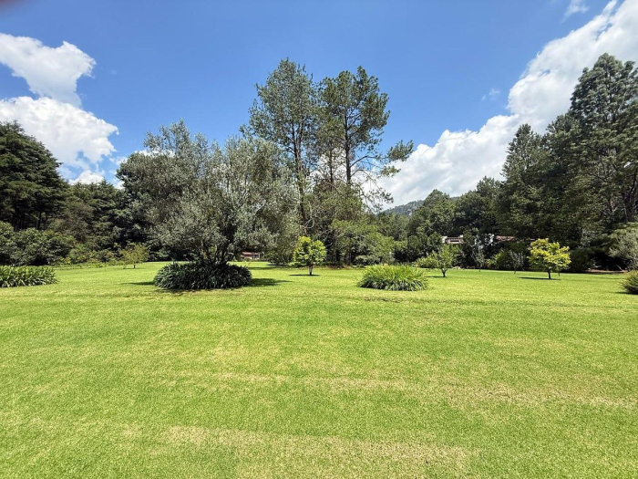 casa en renta con bosque, jardin y lago propio