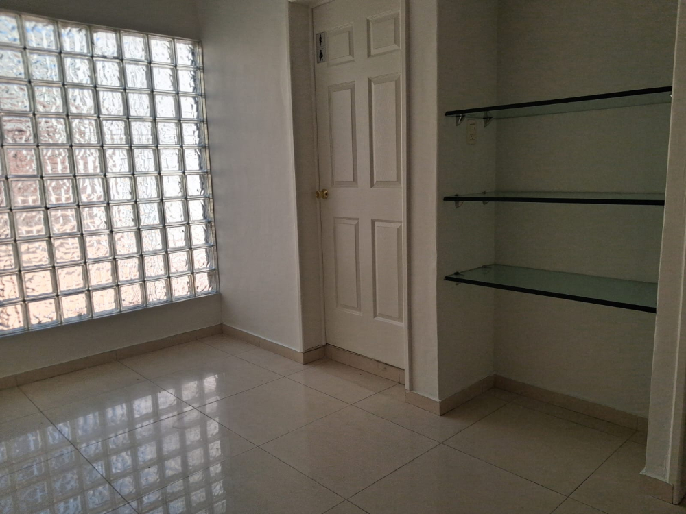 Casa con uso de suelo  en renta en Veronica Anzúres