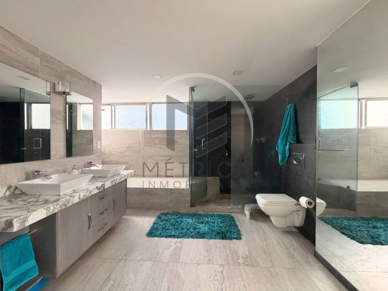  ph en dos niveles en venta en bosque de minas, remodelado y con vista panorámica