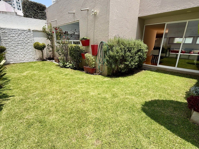 casa en renta, en una de las mejores privadas en interlomas. 