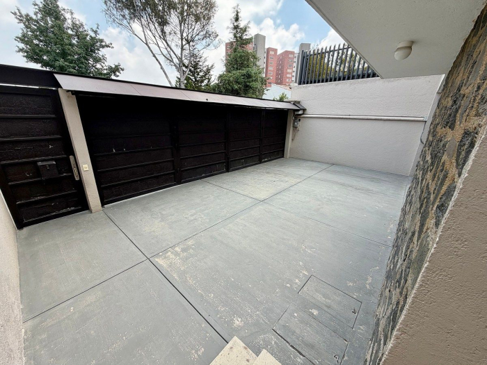 casa en renta, en una de las mejores privadas en interlomas. 