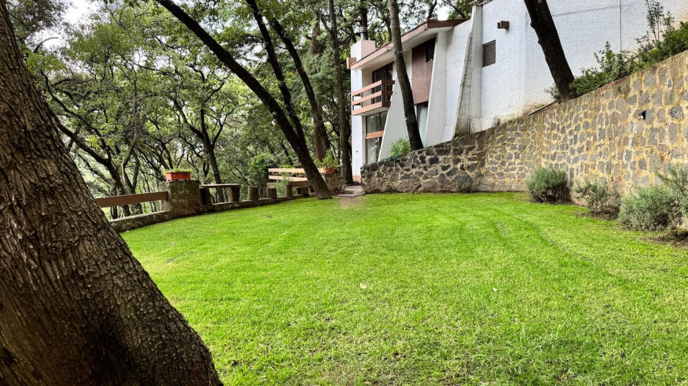 Homes For Sale On A Large Lot In Lomas De Tetelpan 
